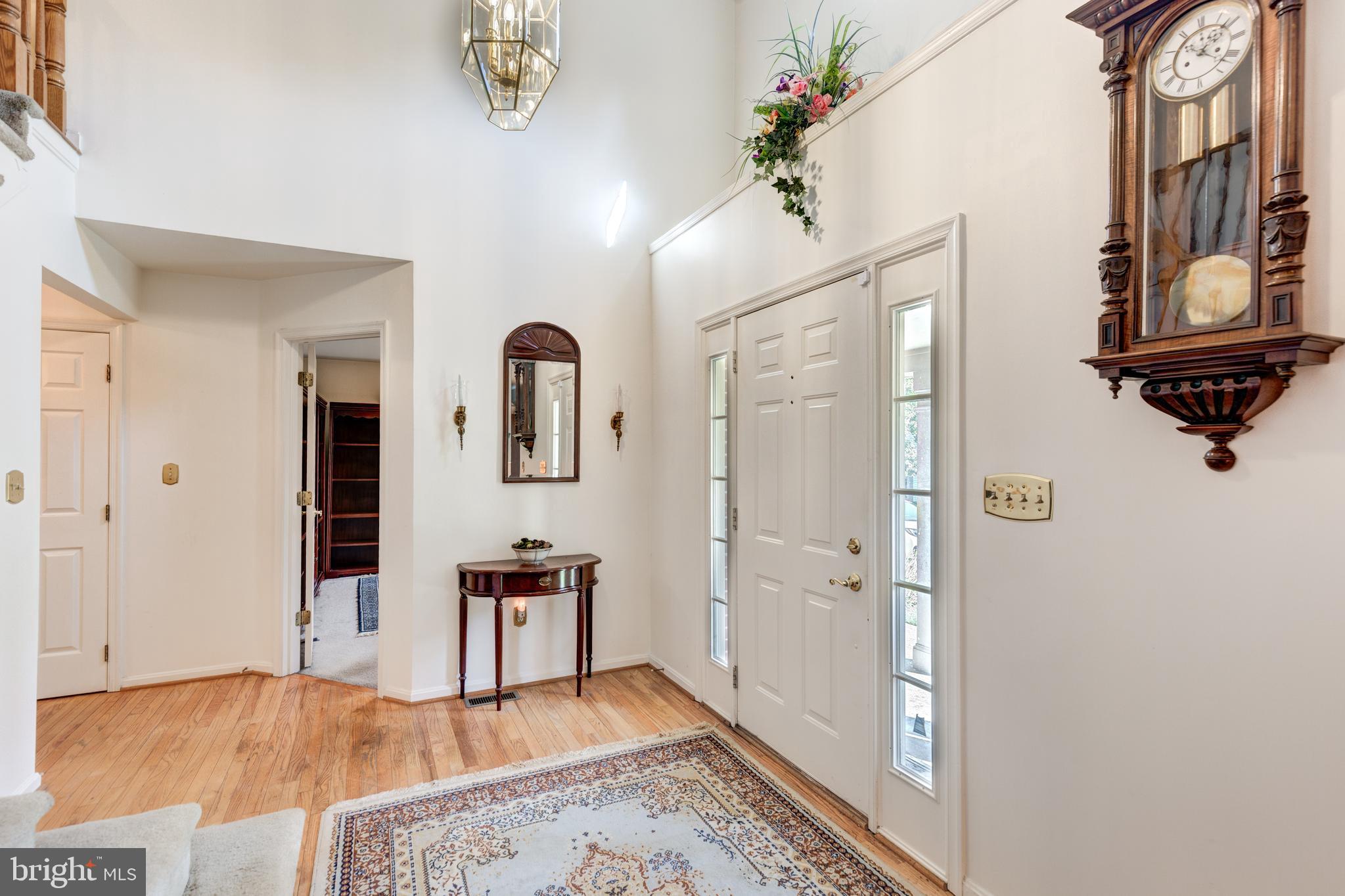 RIVERCHASE - Residential