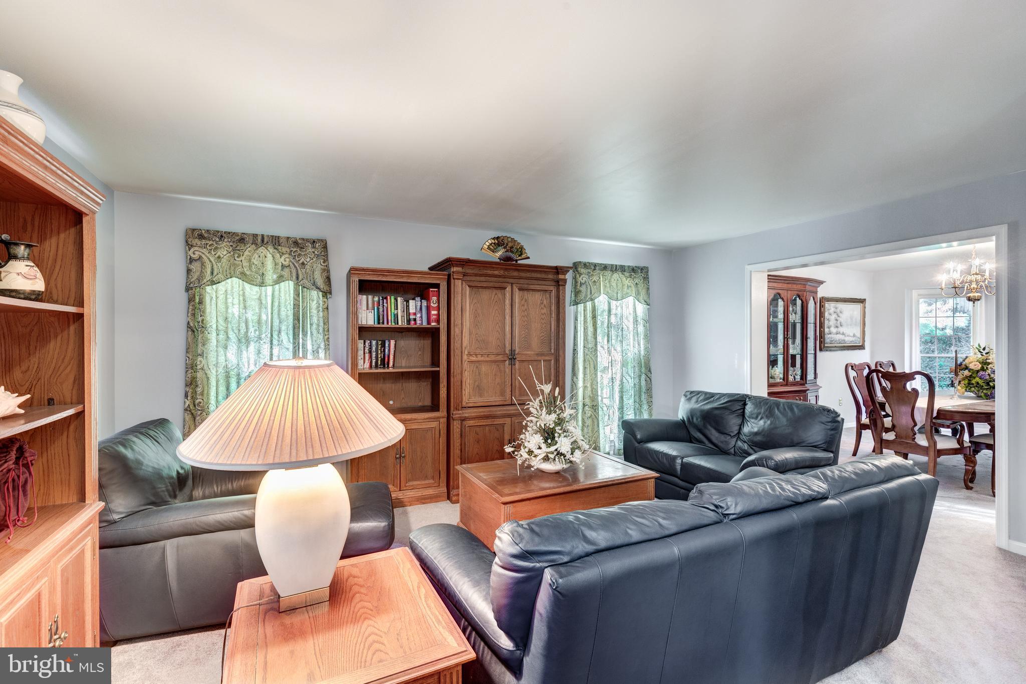 RIVERCHASE - Residential