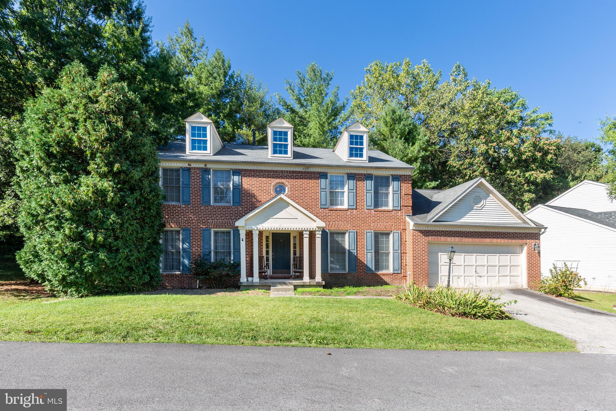 RIVERCHASE - Residential