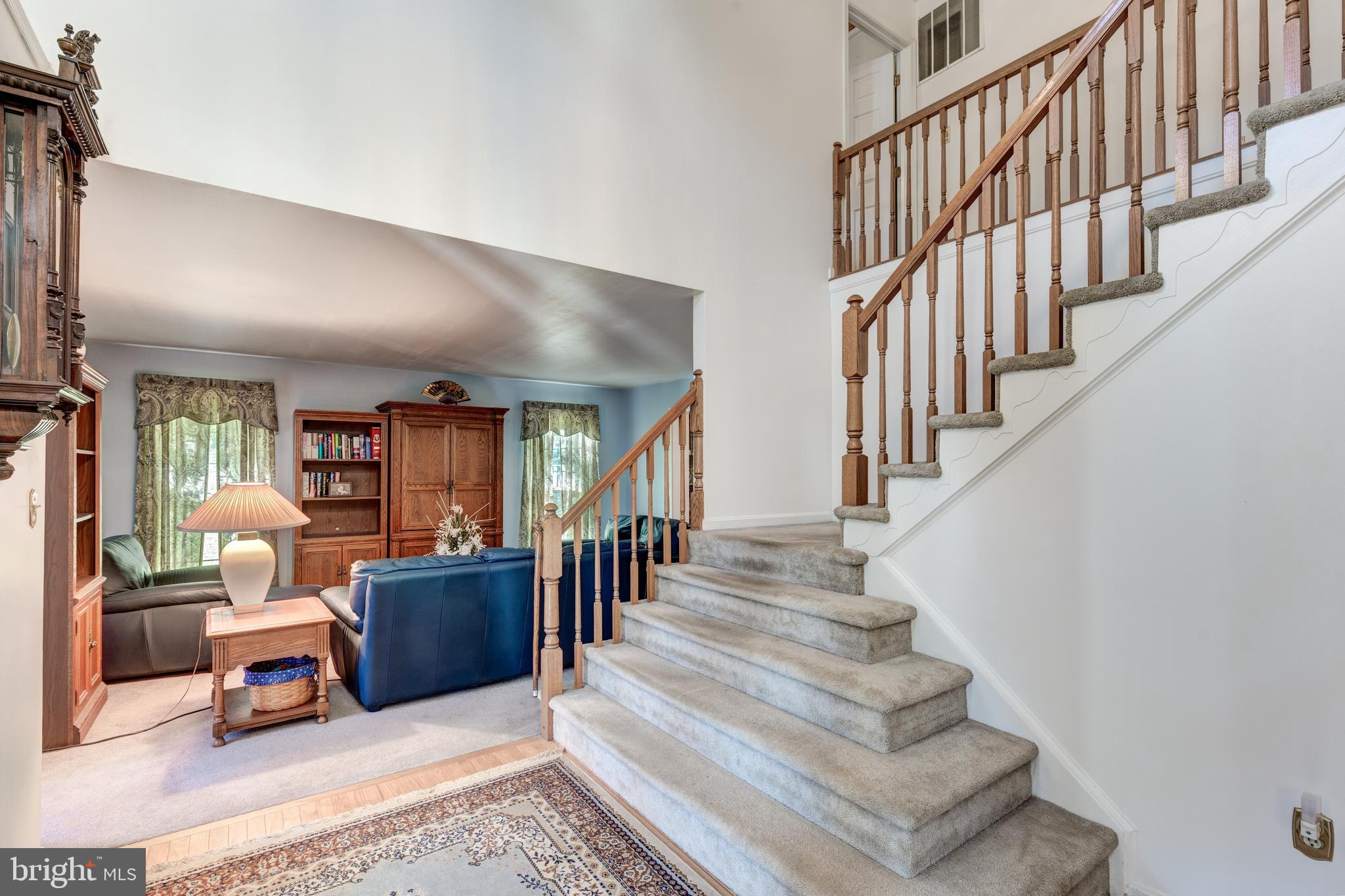 RIVERCHASE - Residential