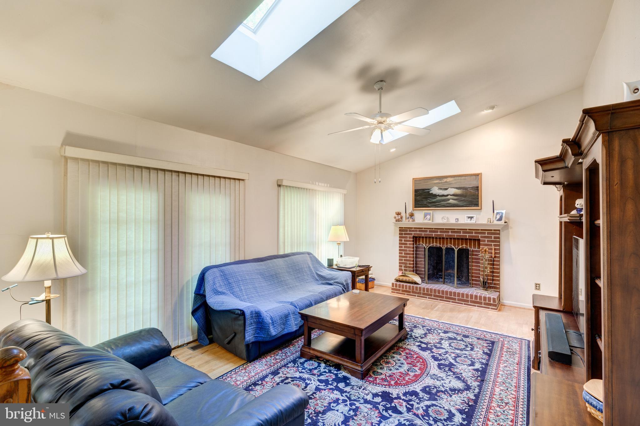 RIVERCHASE - Residential