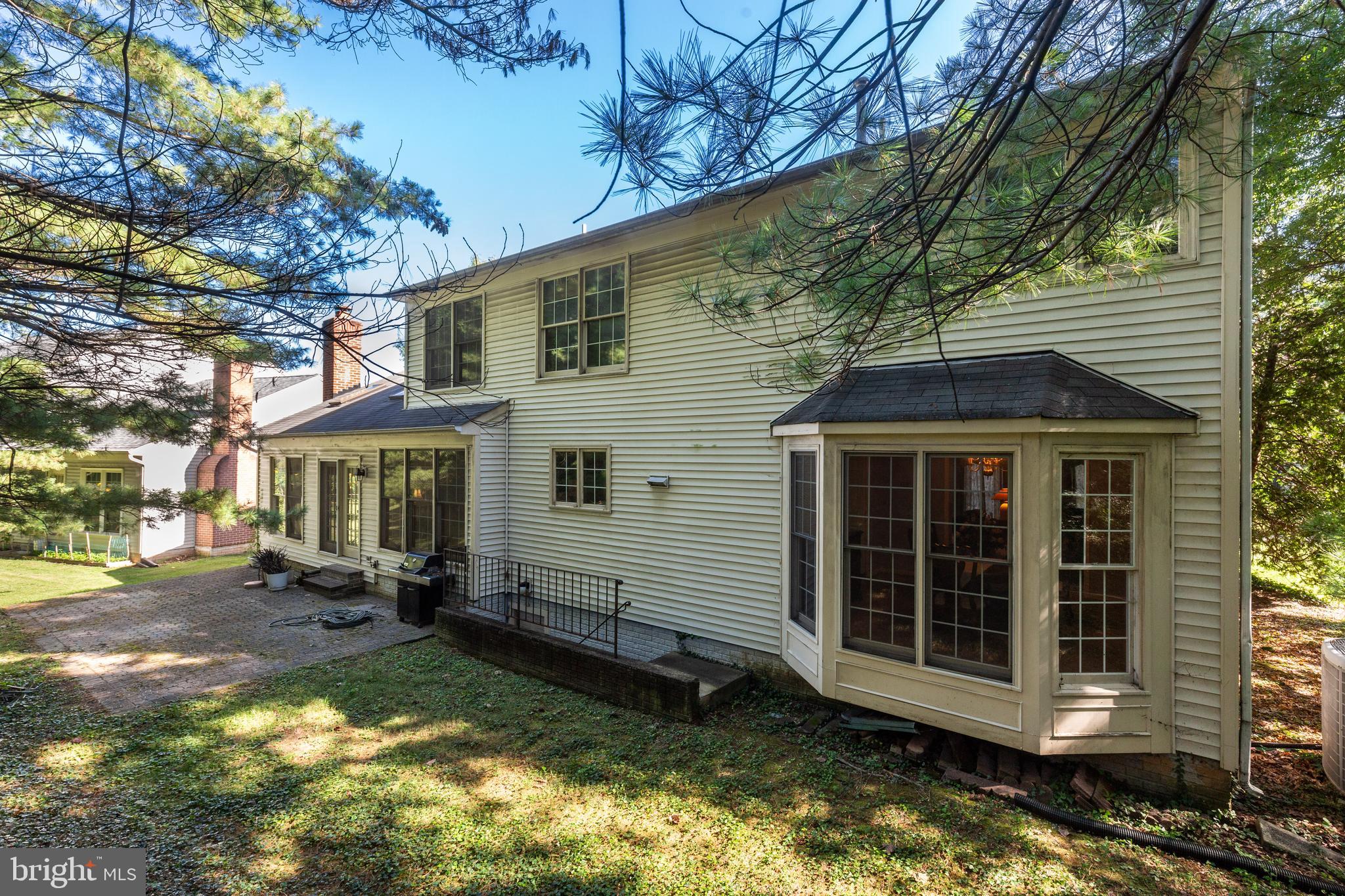 RIVERCHASE - Residential