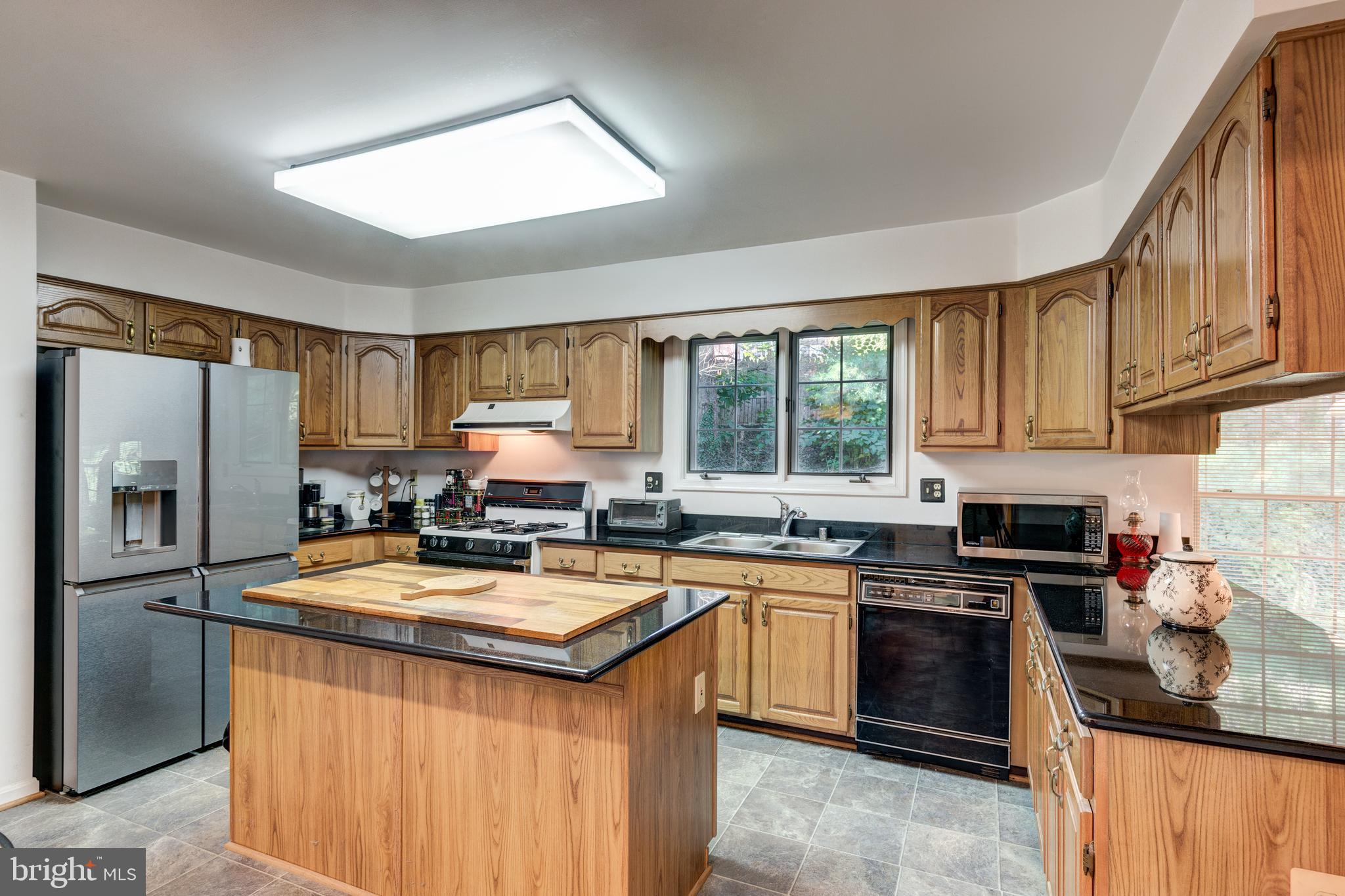 RIVERCHASE - Residential