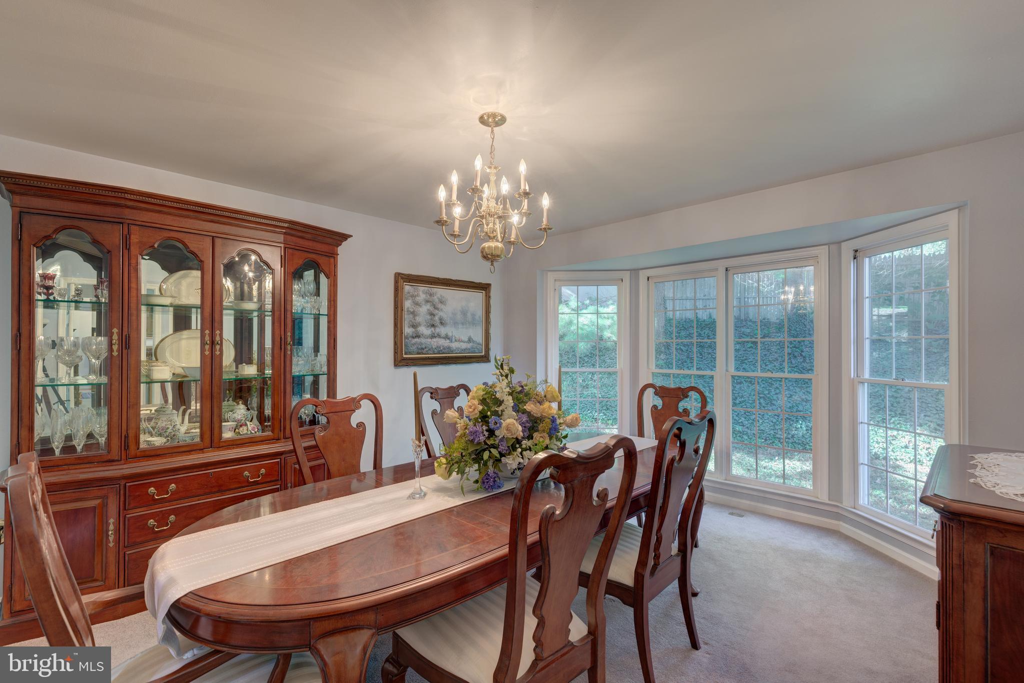 RIVERCHASE - Residential