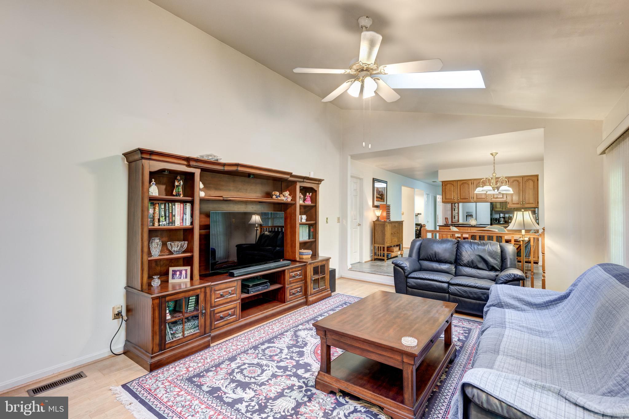 RIVERCHASE - Residential