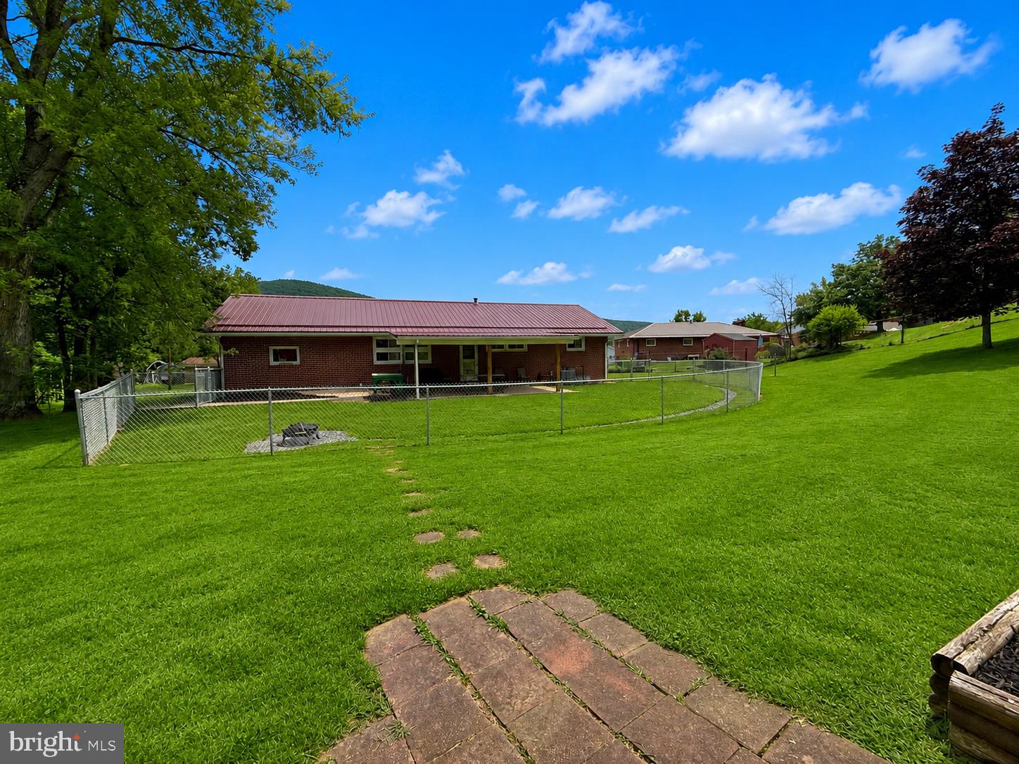 18613 CIRCLE DRIVE