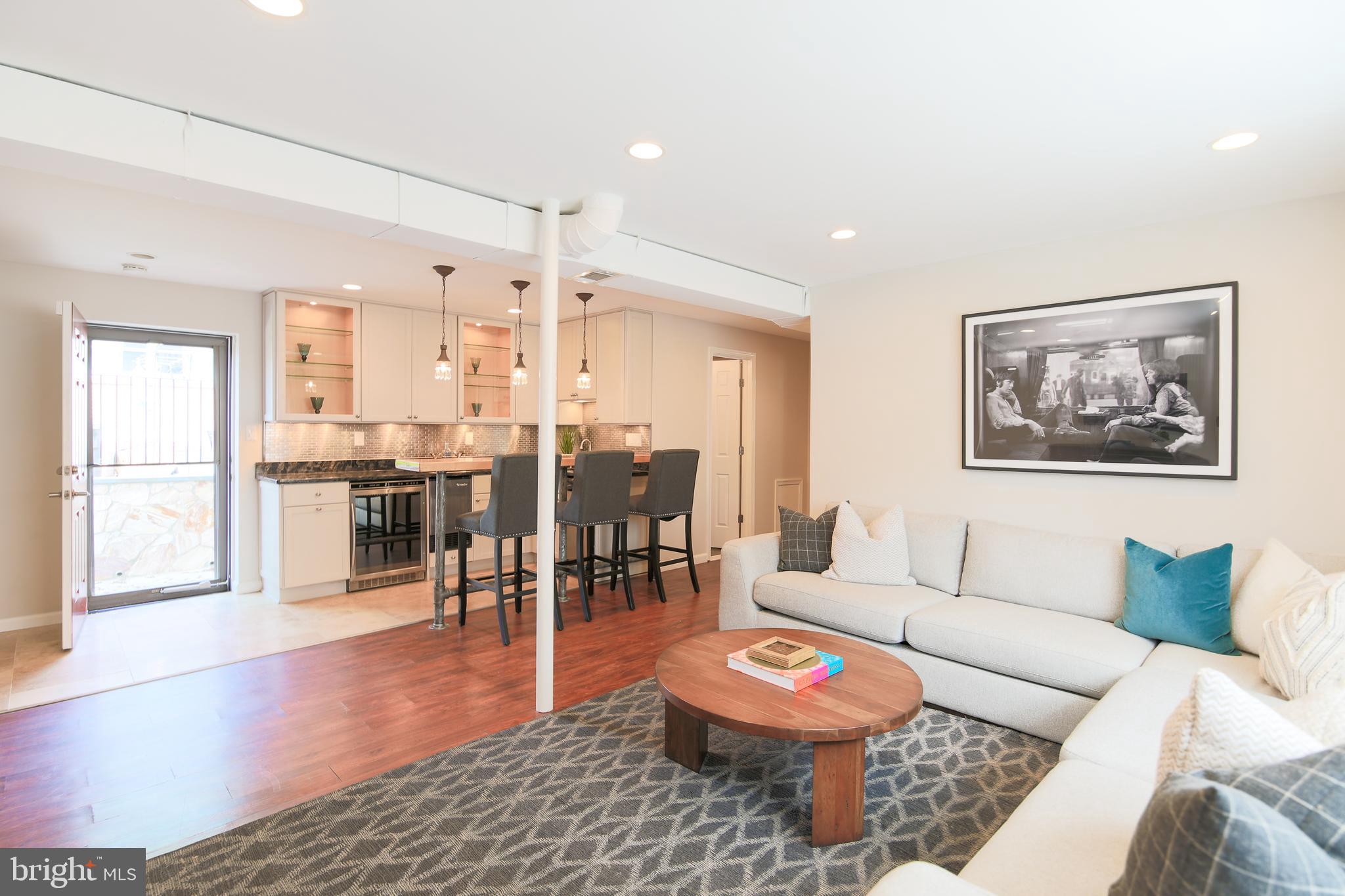 SOUTHGATE - Residential