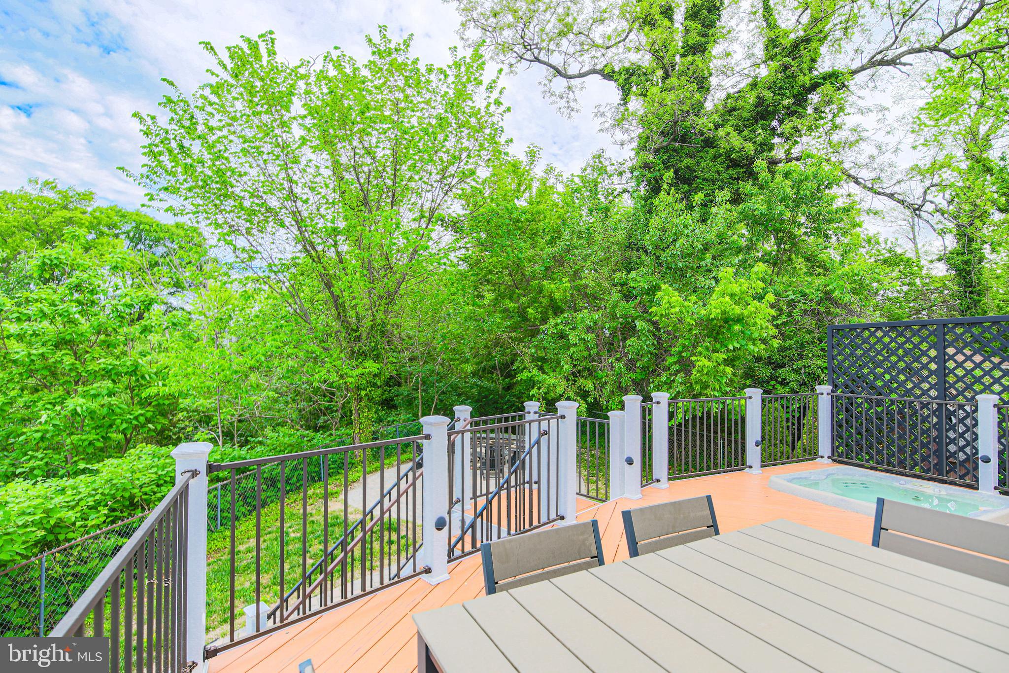 SOUTHGATE - Residential