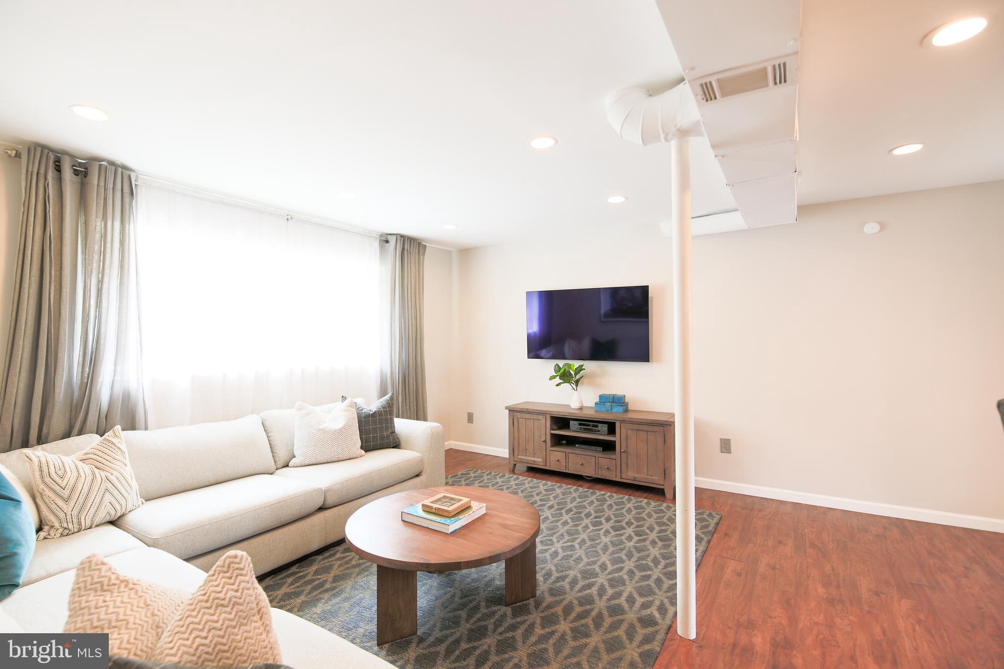 SOUTHGATE - Residential