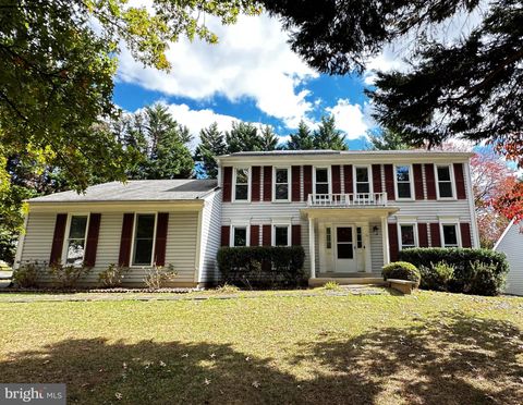 Photo of 14 Amity Court, ROCKVILLE, MD 20855 (MLS # MDMC2204836)