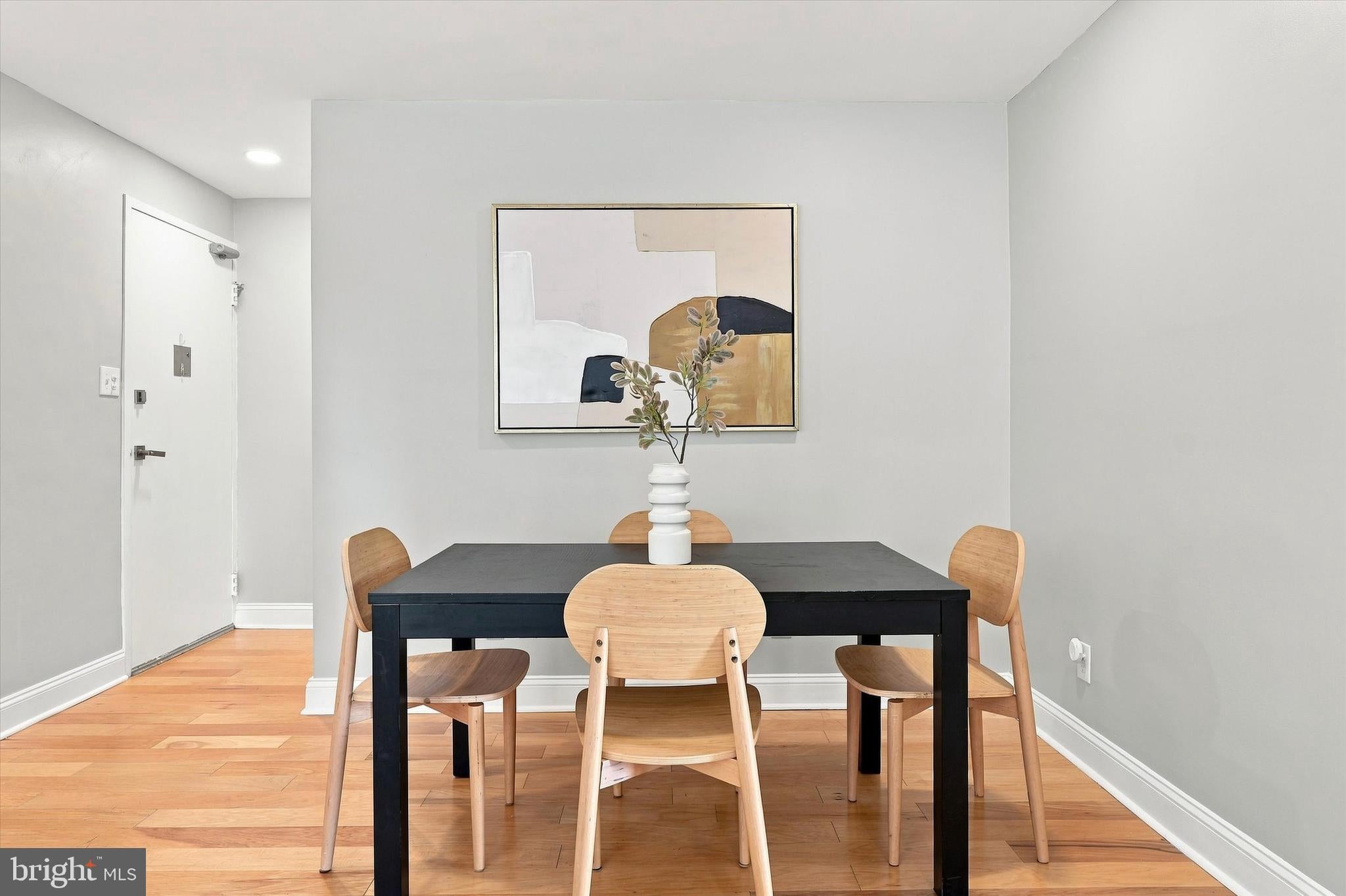 1810 RITTENHOUSE SQUARE 18 407-408