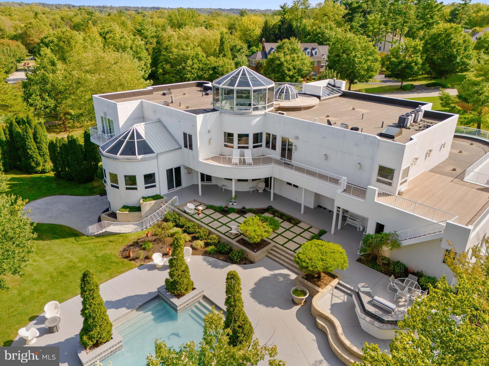 COUNTRY CLUB ESTS - Residential