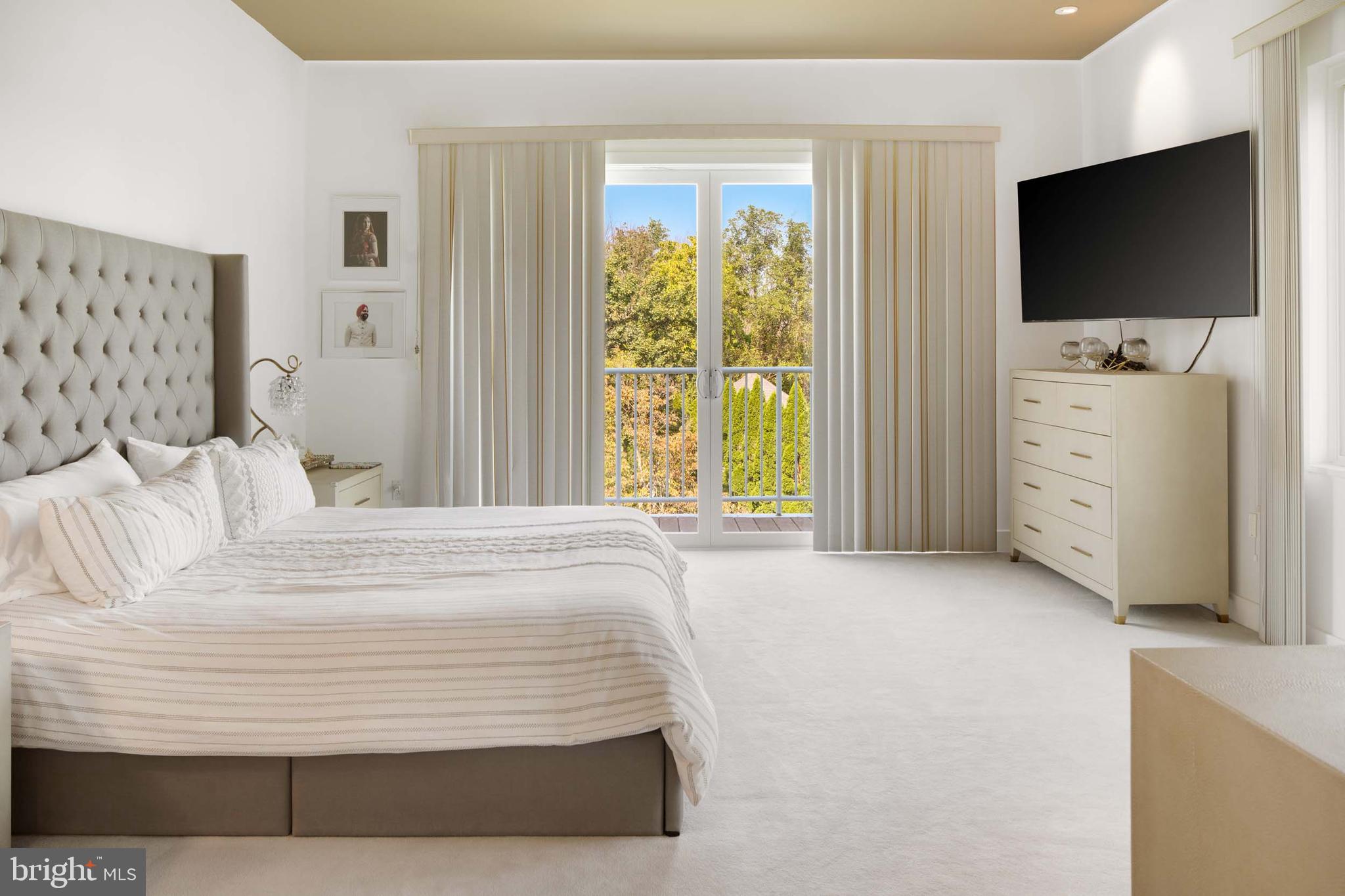 COUNTRY CLUB ESTS - Residential
