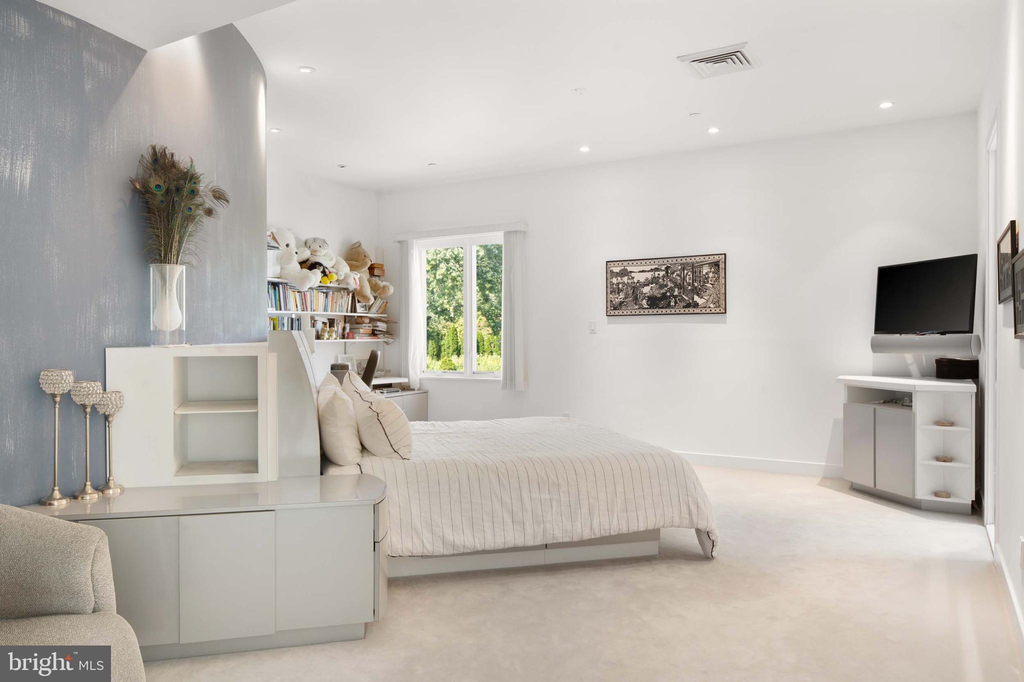 COUNTRY CLUB ESTS - Residential