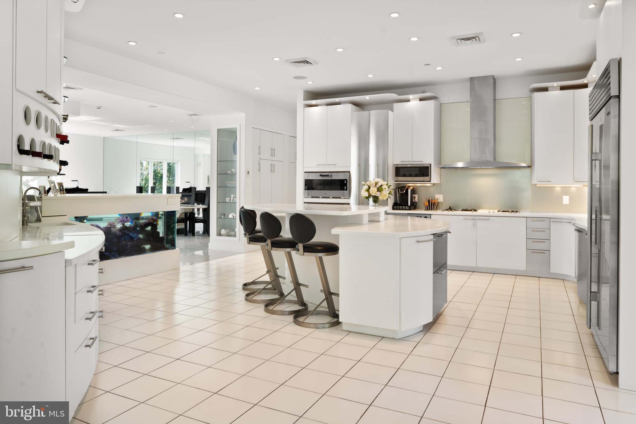 COUNTRY CLUB ESTS - Residential
