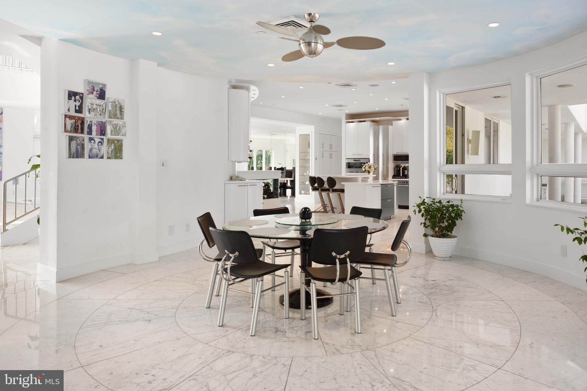 COUNTRY CLUB ESTS - Residential