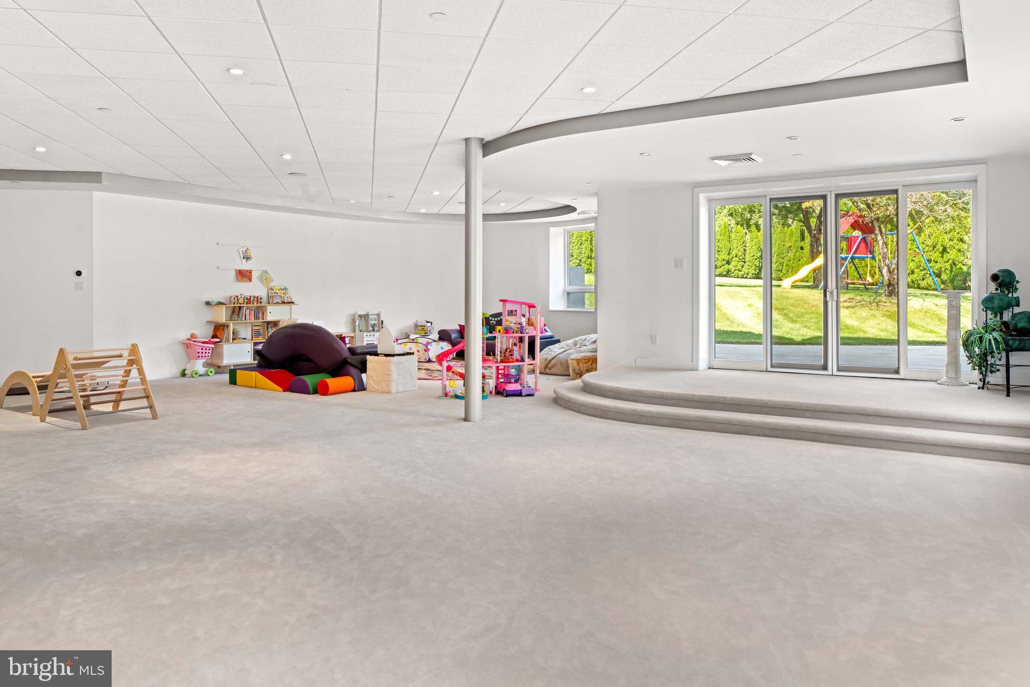 COUNTRY CLUB ESTS - Residential