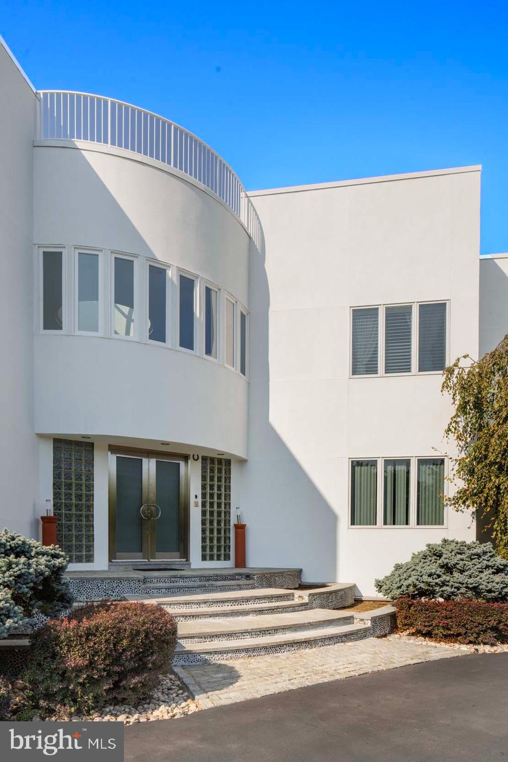 COUNTRY CLUB ESTS - Residential