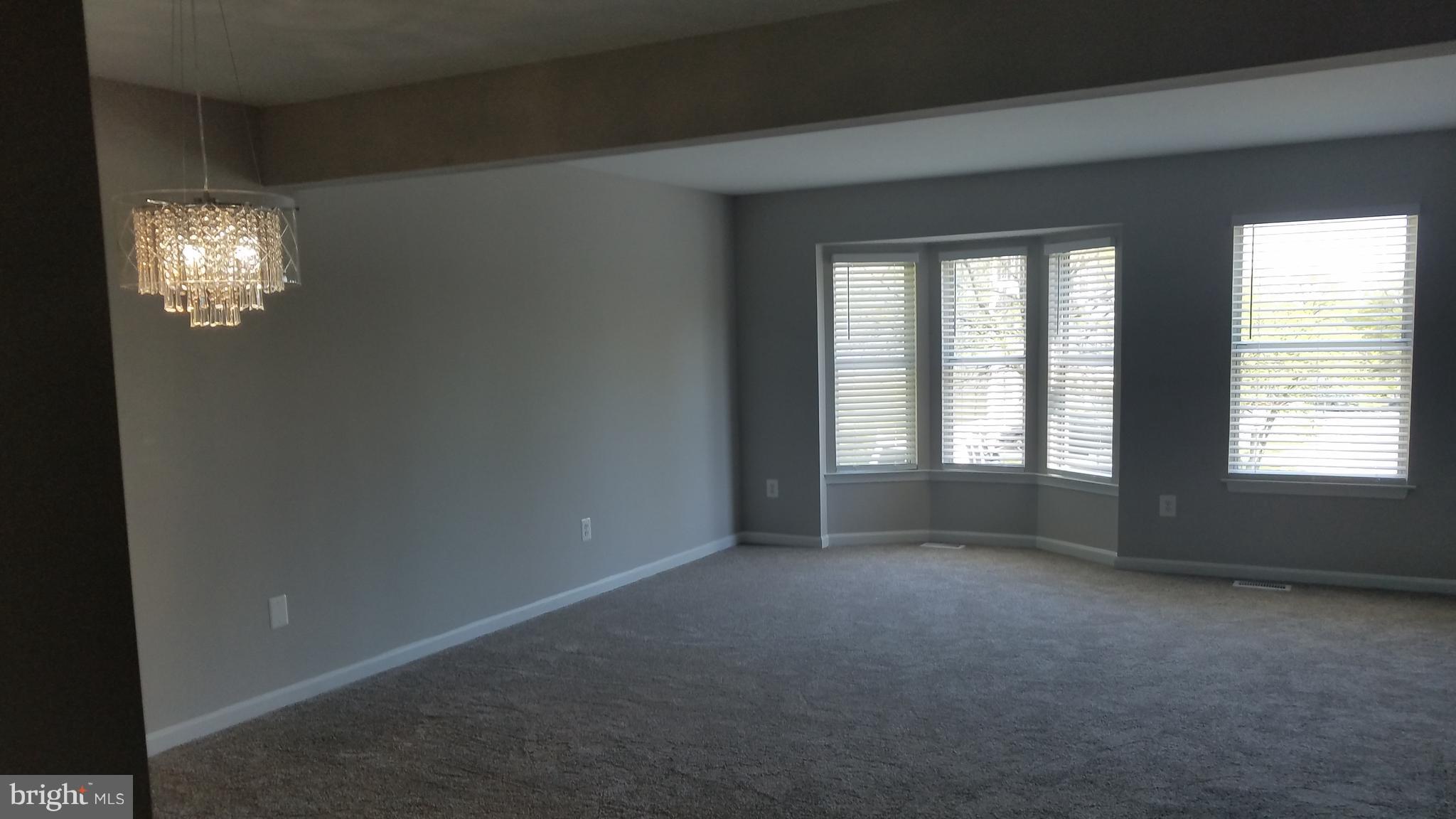 RIVERCHASE - Residential