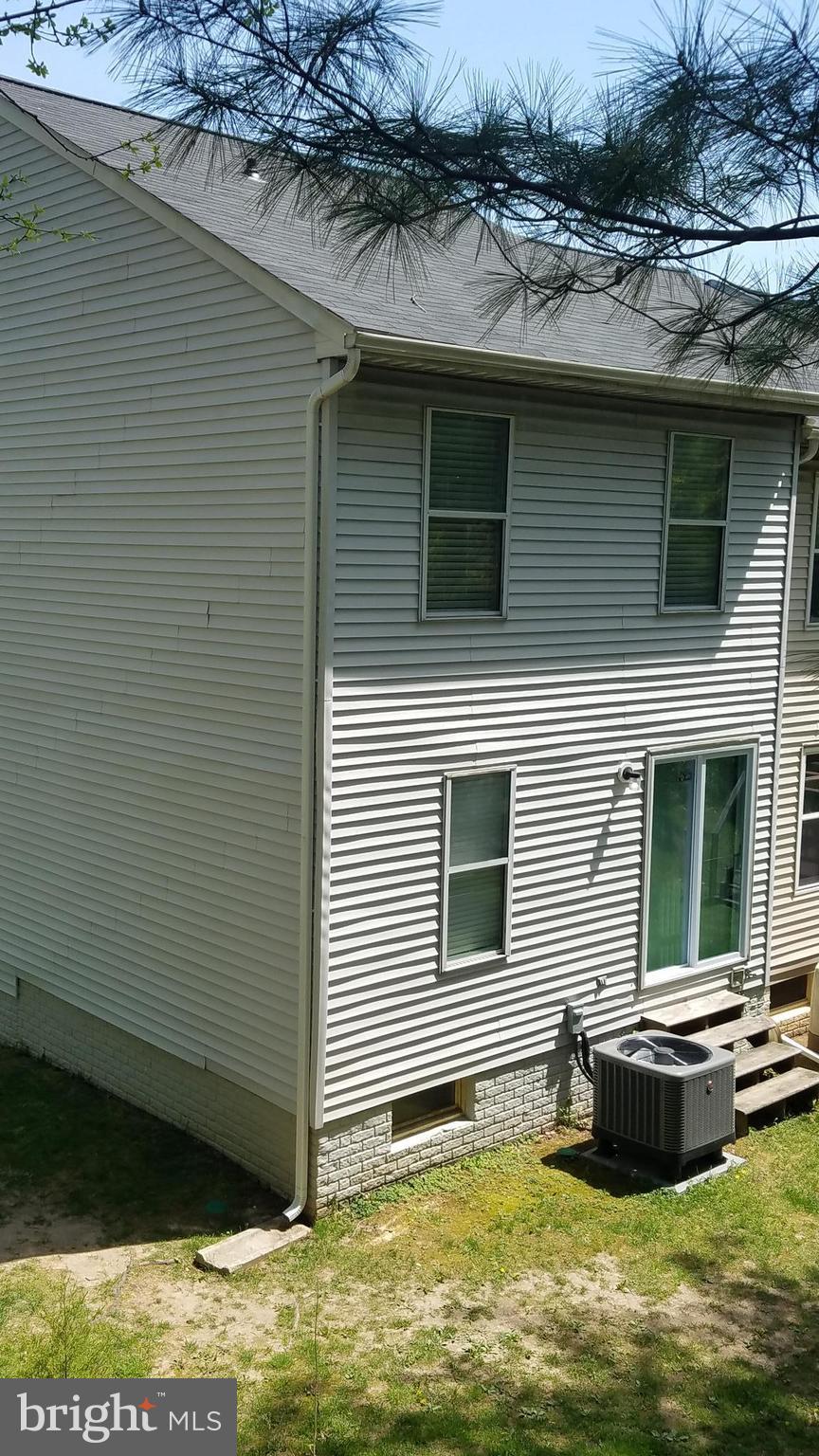 RIVERCHASE - Residential