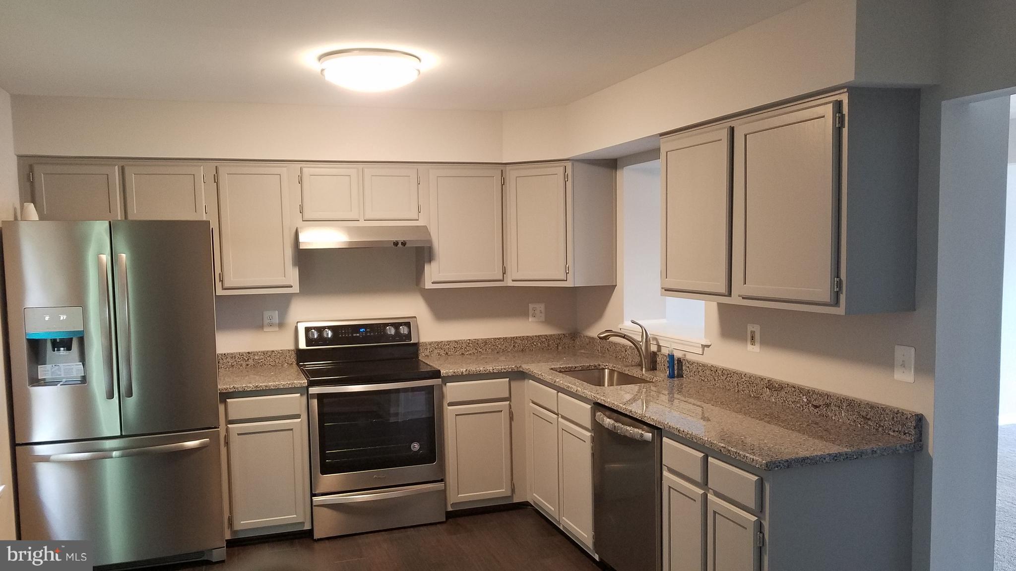 RIVERCHASE - Residential