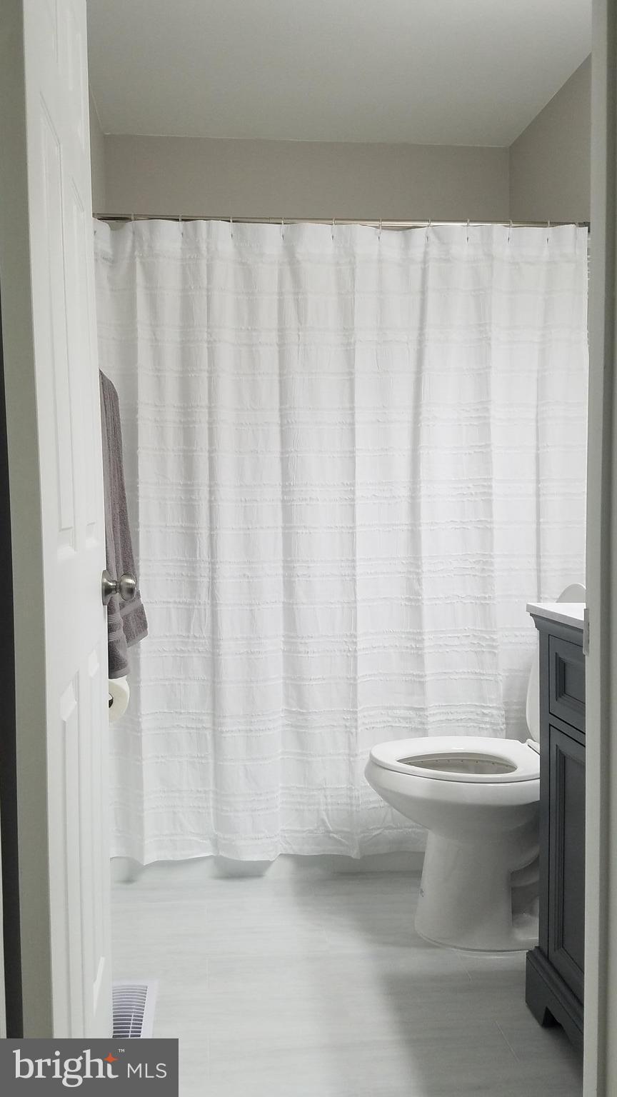 RIVERCHASE - Residential