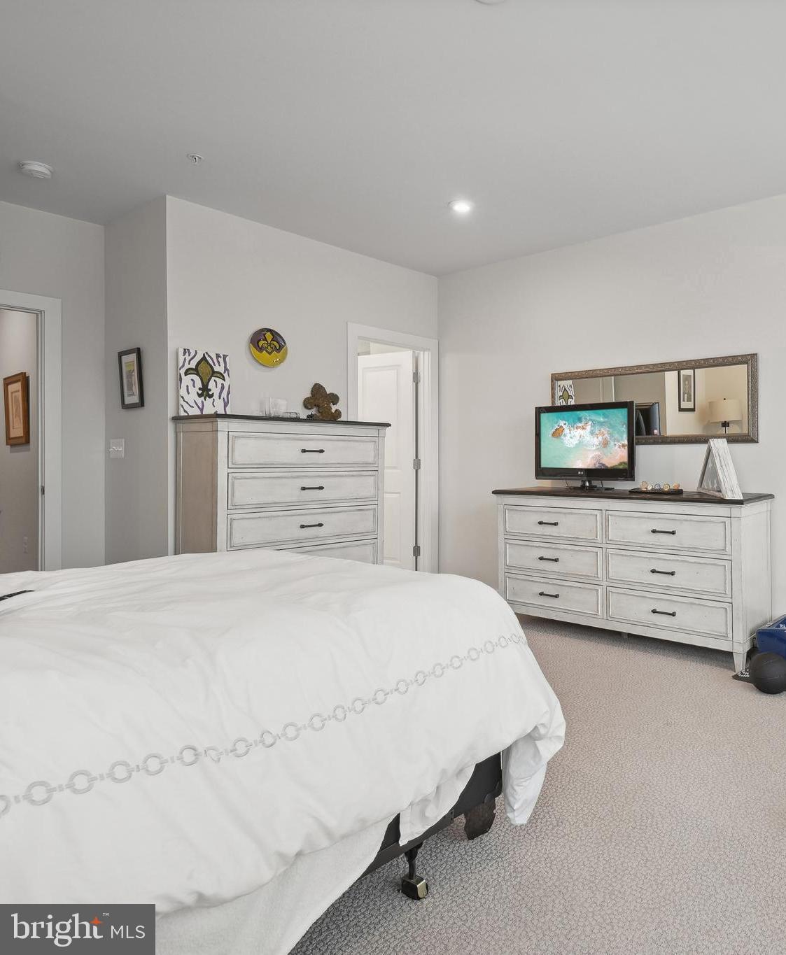 WESTSIDE AT SHADY GROVE - Residential