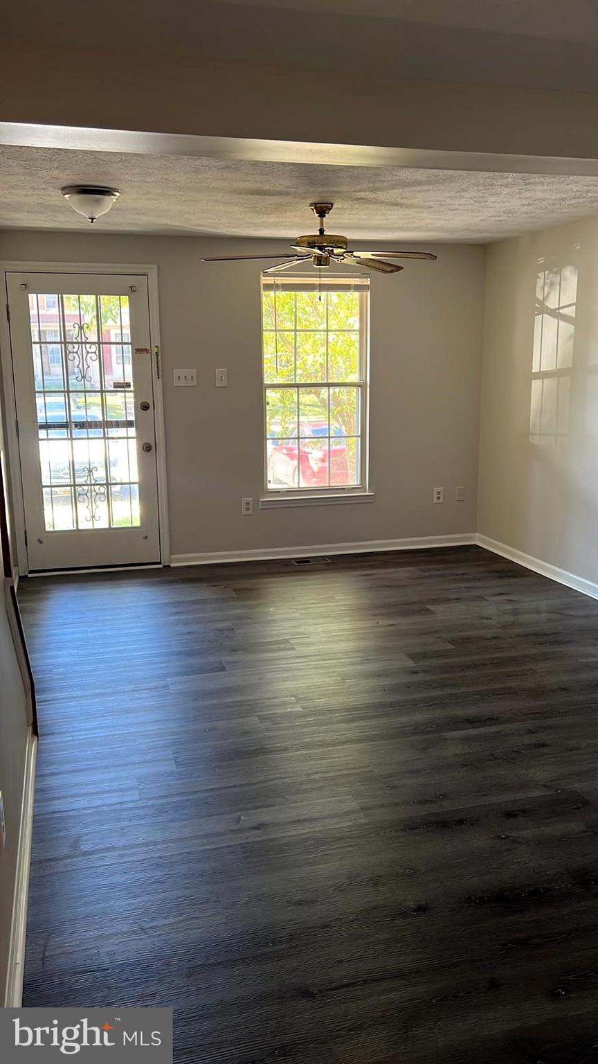 PARKVIEW TRAIL - Residential Lease