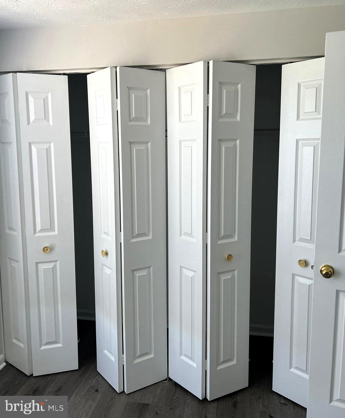 PARKVIEW TRAIL - Residential Lease