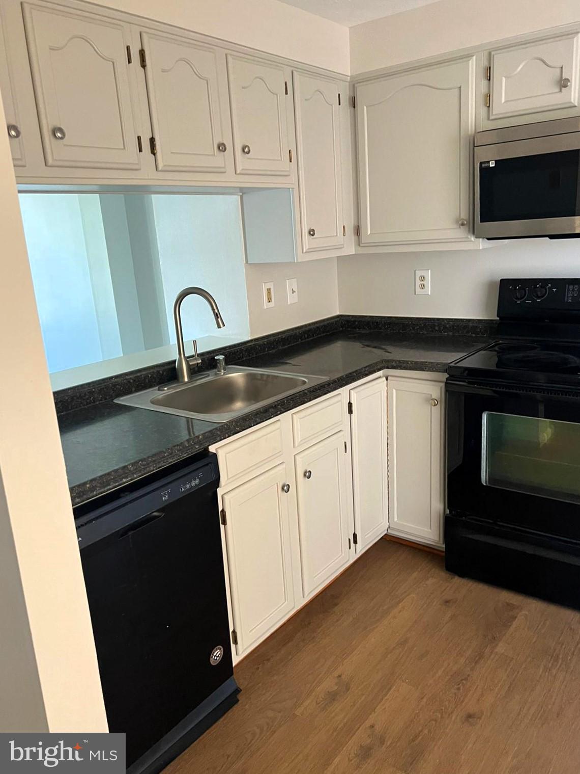 PARKVIEW TRAIL - Residential Lease