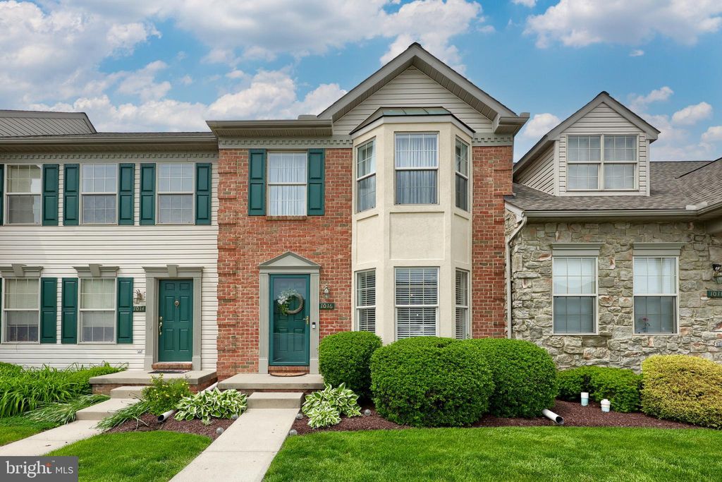 Photo of 1016 Cobblestone Lane, LANCASTER, PA 17601 (MLS # PALA2069626)