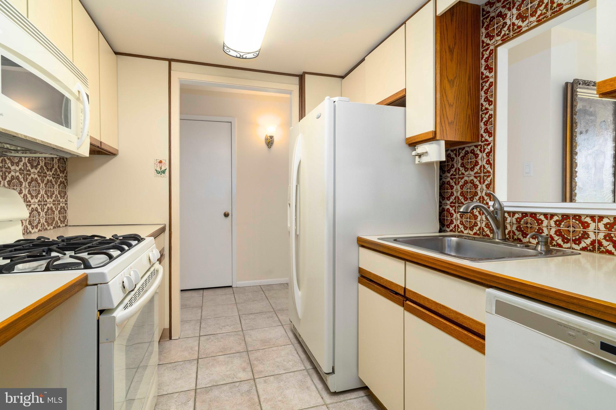 JENKINTOWN - Residential