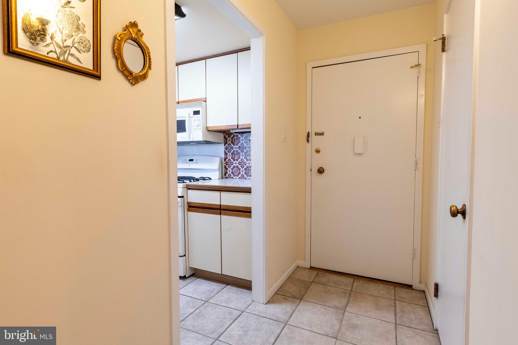 JENKINTOWN - Residential