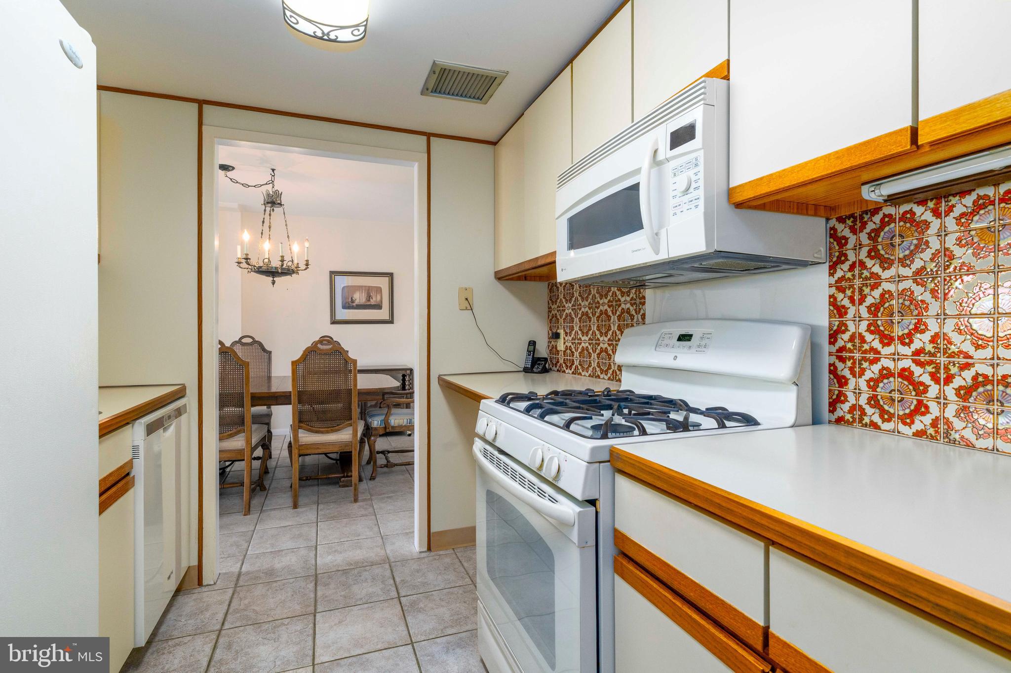 JENKINTOWN - Residential