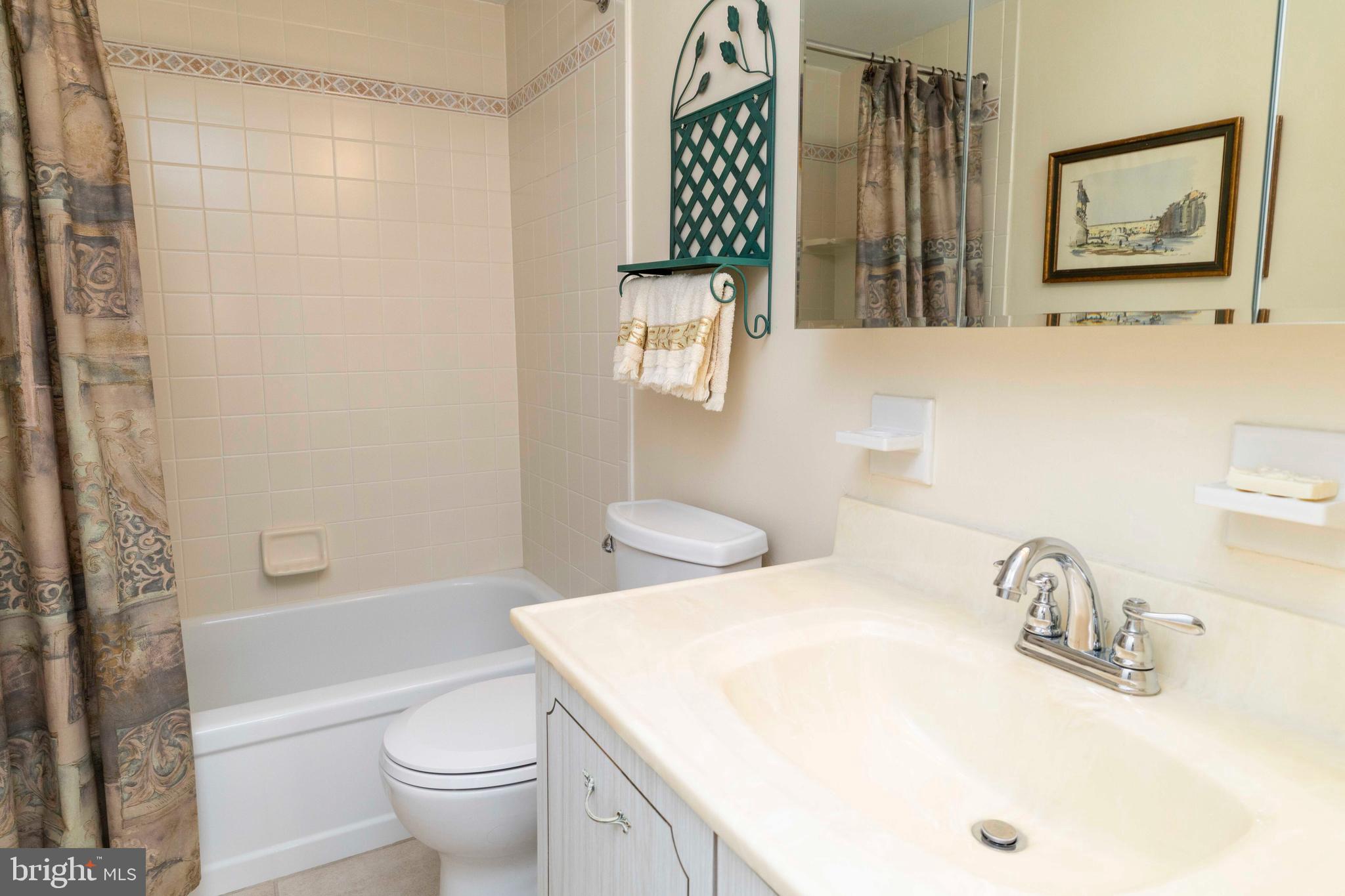 JENKINTOWN - Residential