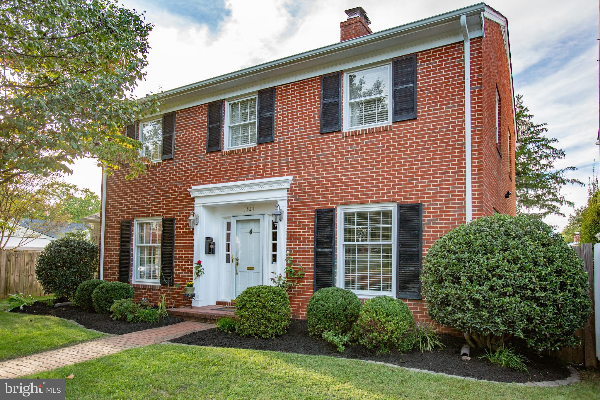 COLLEGE HEIGHTS - Residential