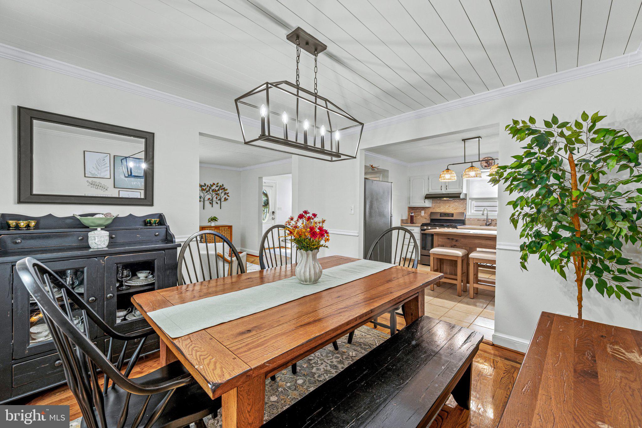 5611 OAKLAND ROAD