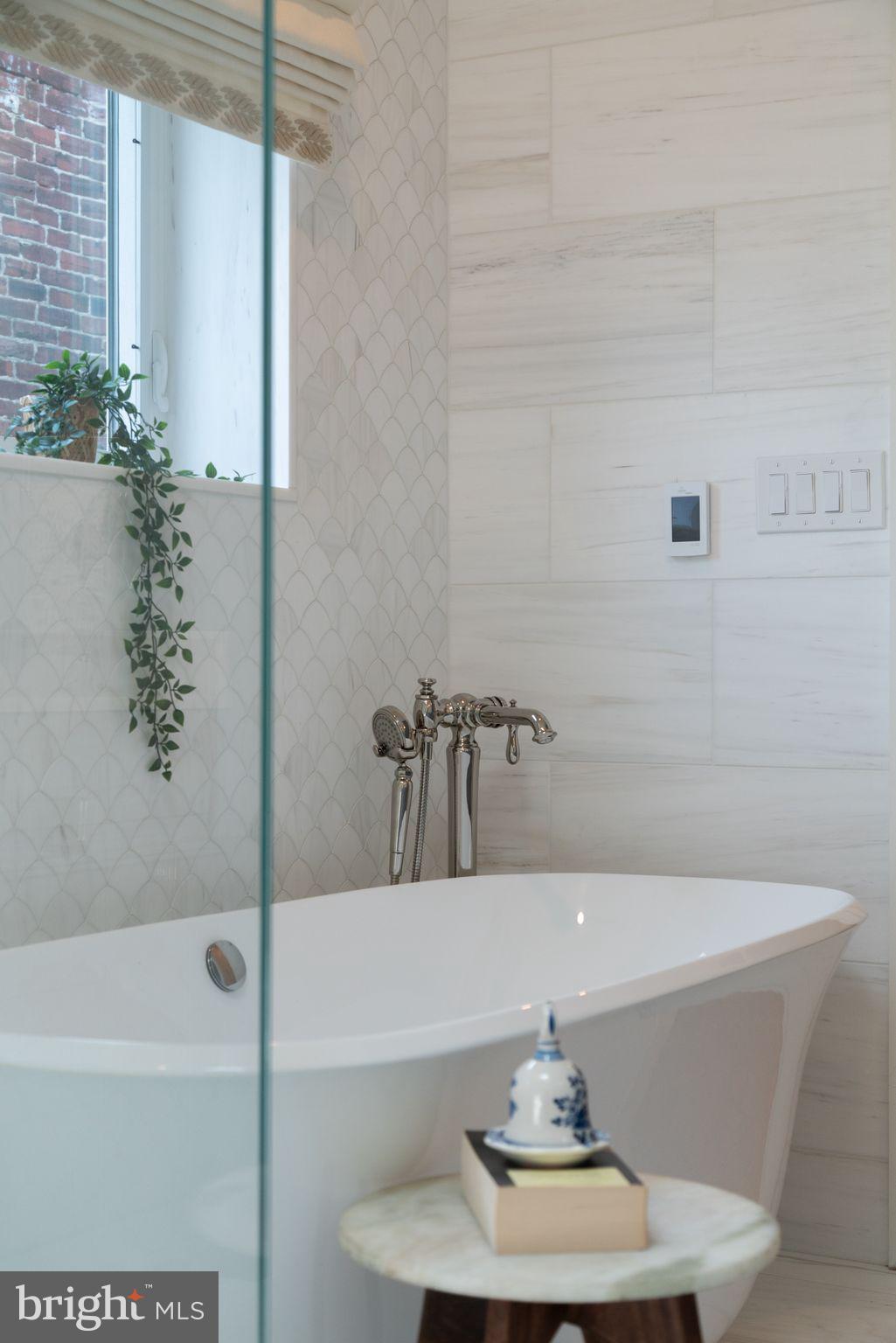 SOCIETY HILL - Residential