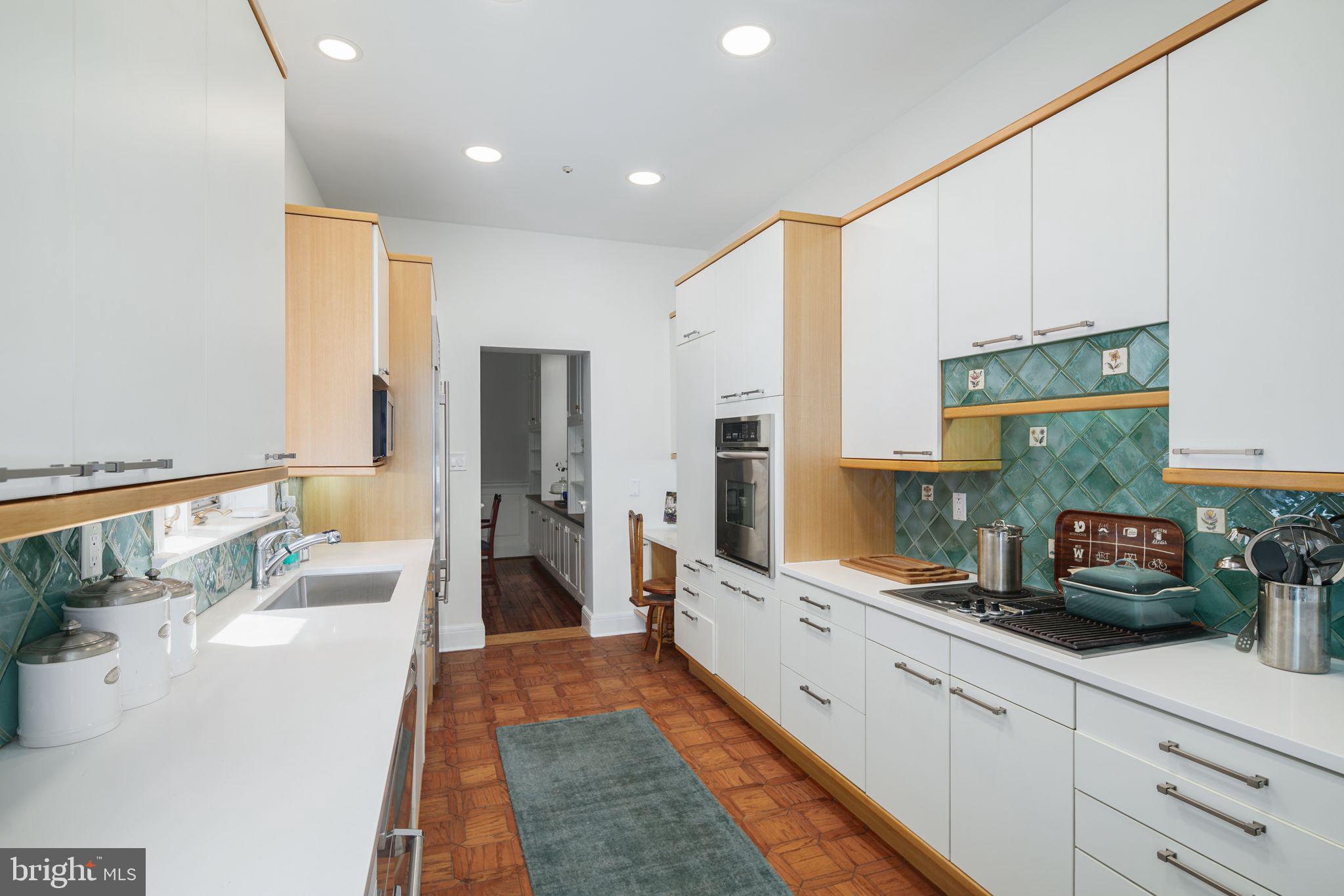 SOCIETY HILL - Residential