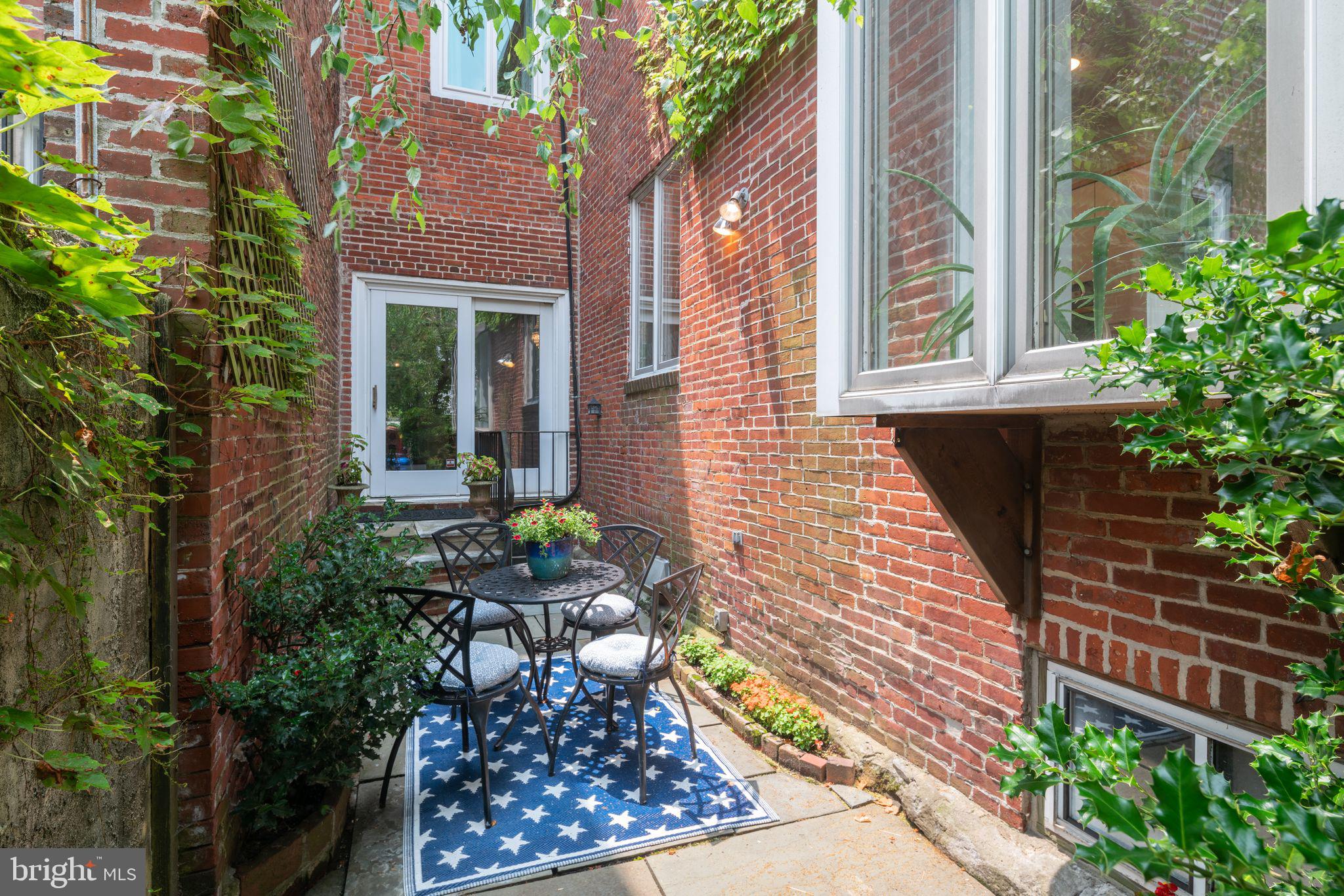 SOCIETY HILL - Residential