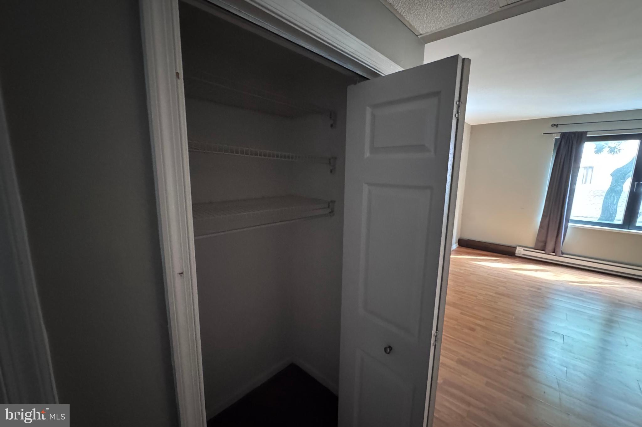 HENDERSON'S WHARF - Residential Lease