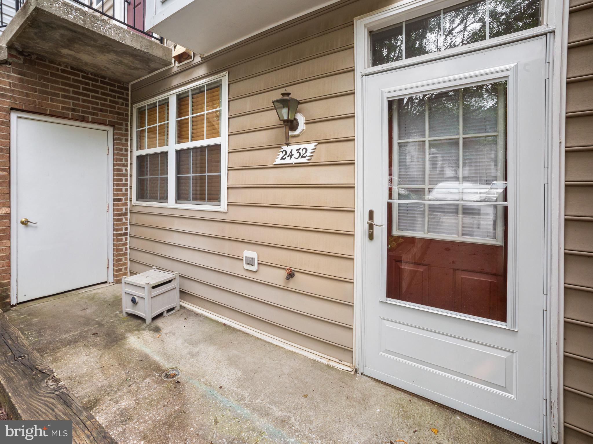 2432 LIZBEC COURT