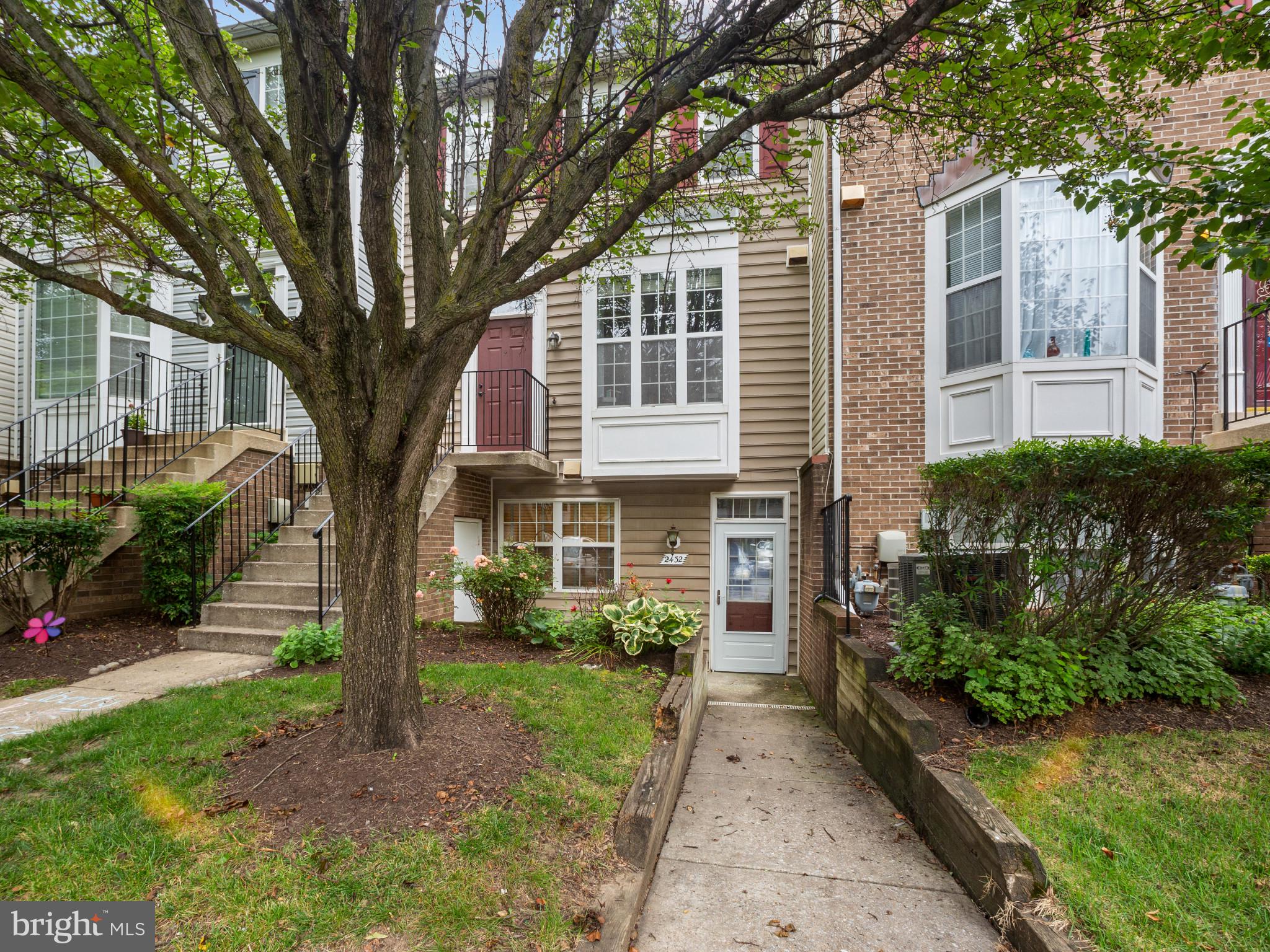2432 LIZBEC COURT