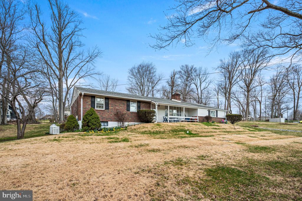 Photo of 43 Glenview Road, GLEN MILLS, PA 19342 (MLS # PADE2110384)