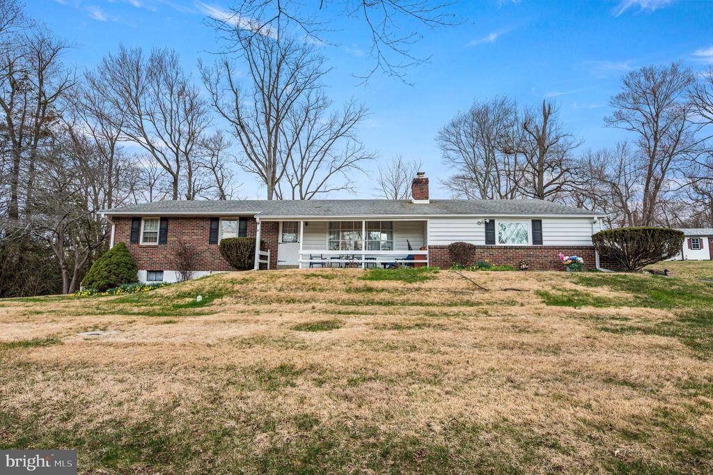 Photo of 43 Glenview Road, GLEN MILLS, PA 19342 (MLS # PADE2110384)