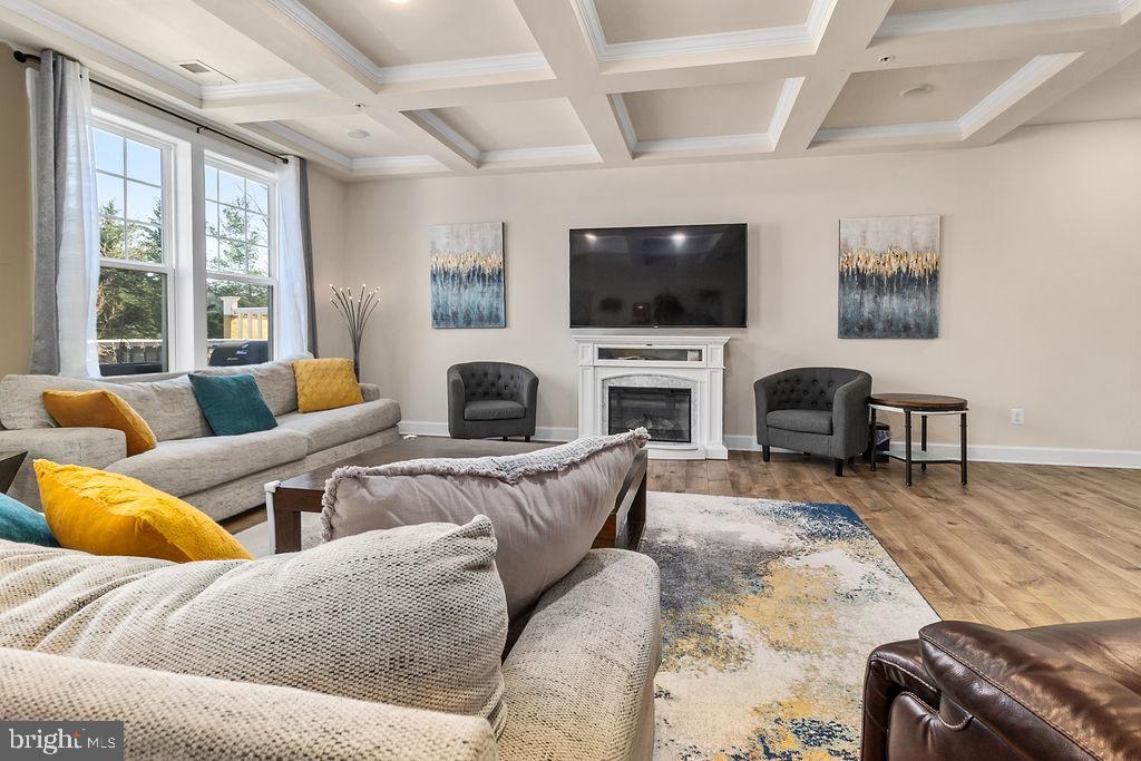 METRO POINTE - Residential Lease