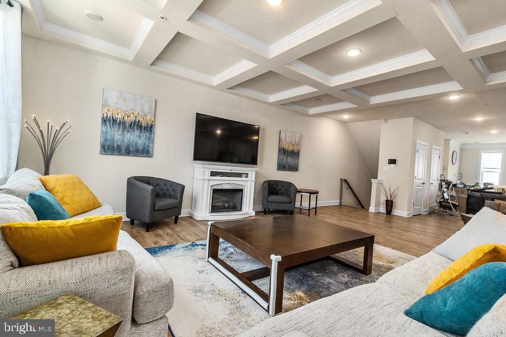 METRO POINTE - Residential Lease