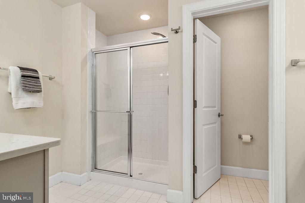 METRO POINTE - Residential Lease