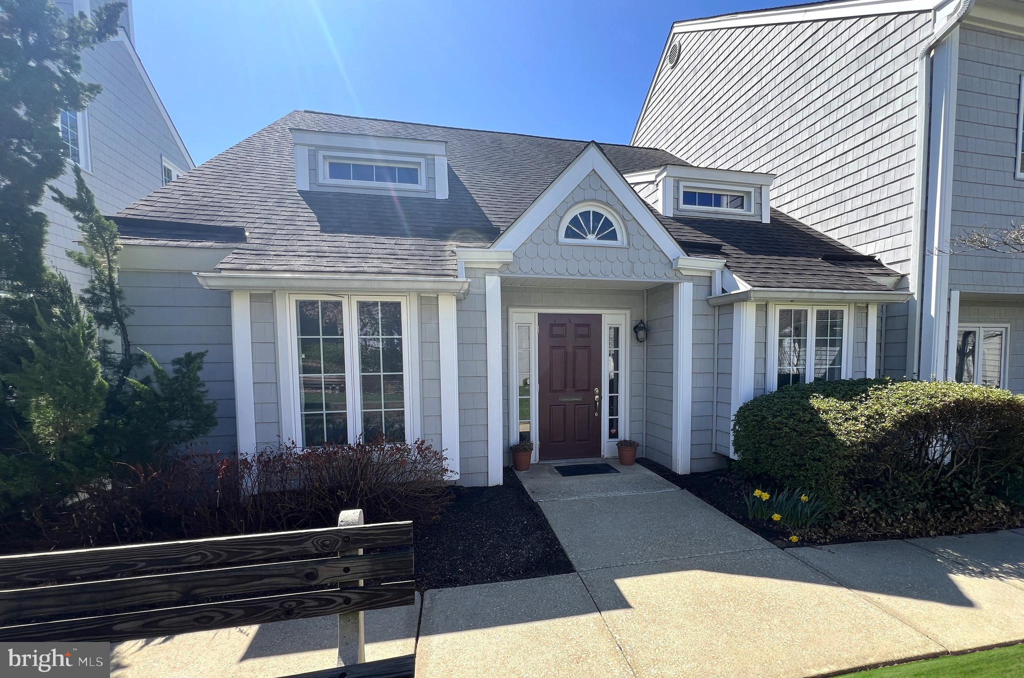 Private Professional Office Suite
Available +/- 200 SF
• Full-Service Rate (Rent Includes
Utilities / CAM, Parking, and Access
to Shared Common Areas)
• Abundant Natural Light
• Ample On-Site Shared Parking
• Located in Desirable Chester County
Commons Professional Center
• Easy Access to Major Throughfares
PA Rt. 202, BUS Rt. 30, Rt. 352, &
Rt. 100