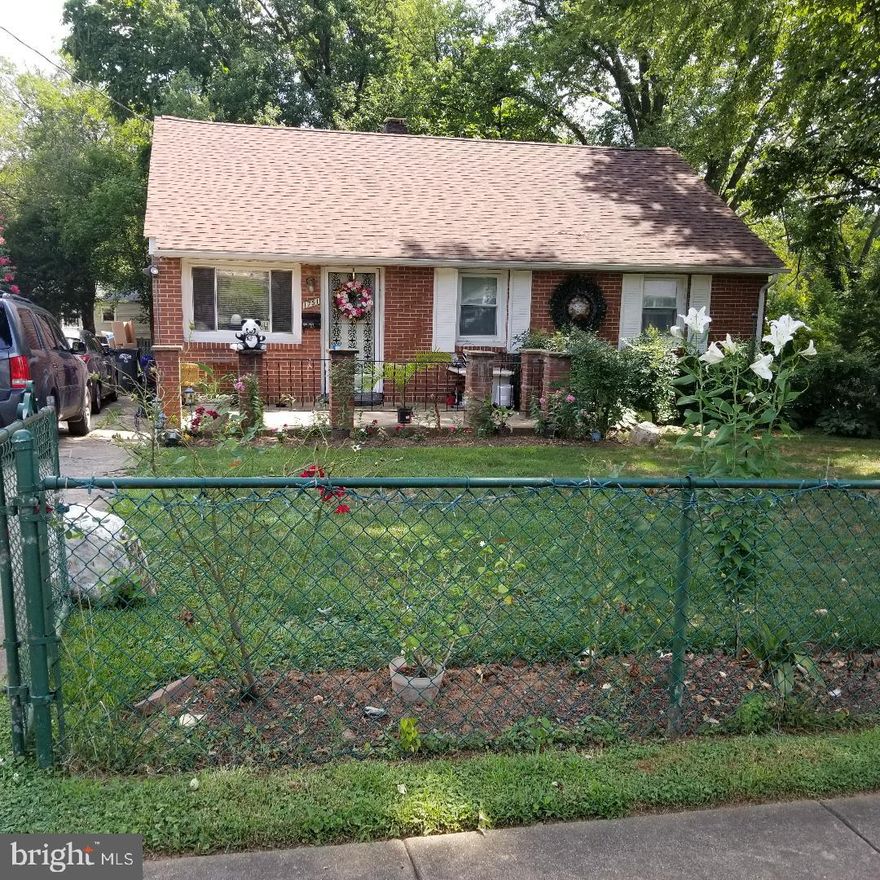 Cute-as-a-button, this 3br/1bath Rambler is ready for you to move-in...just plain live on it, build on it or rebuild entirely...Priced right, the neighborhood is fast transforming into million dollar homes...Very close to the Tyson's Corner I and II, 495 and 66 corridors...an ideal place where you want to be, Opens this Sunday 1 to 4pm is CANCELLED!